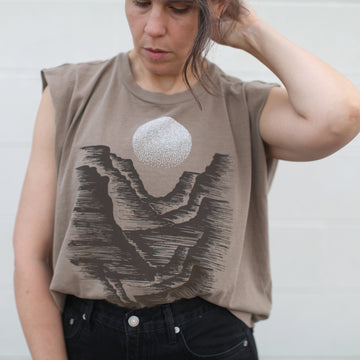 Canyonlands Womens 100% Heavyweight Cotton Crop Muscle Tank Desert Tan