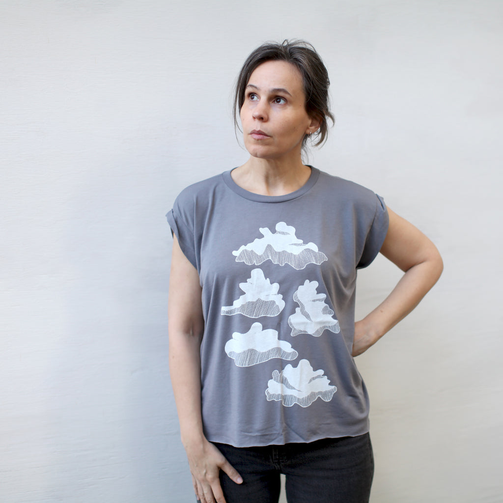 Minimalist Cumulus Cloud Formations PNW Rainy Day Rolled Cuff Muscle Tee Gray