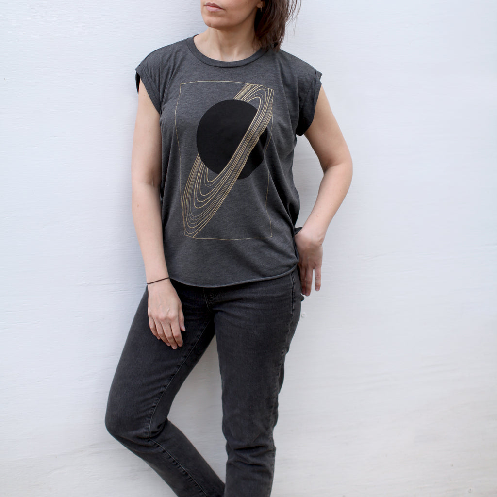 Rings of Saturn Womens Loose Fit Rolled Cuff Muscle Tee Dark Heather Gray